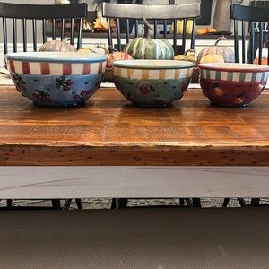 New Debbie Mumm nesting bowls